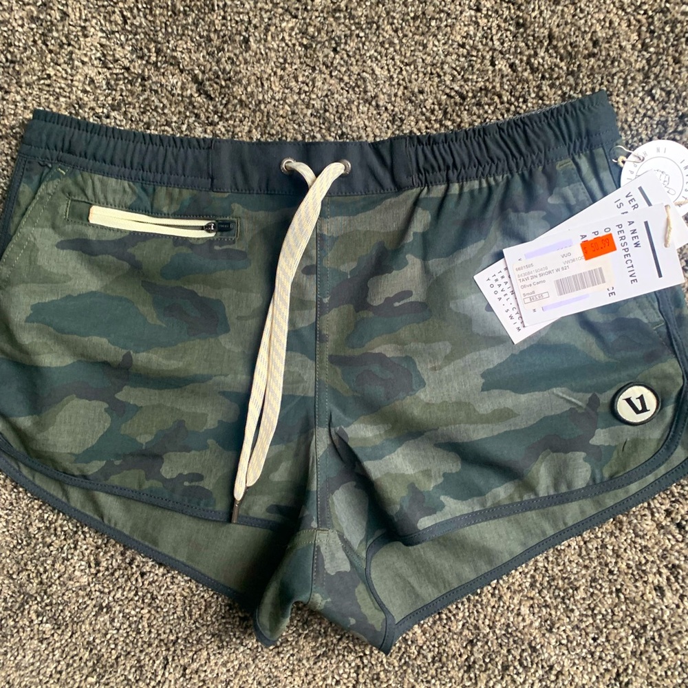 Vuori Shorts